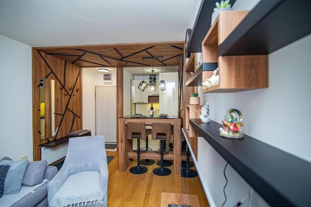 S12 Pekovic Apartment *